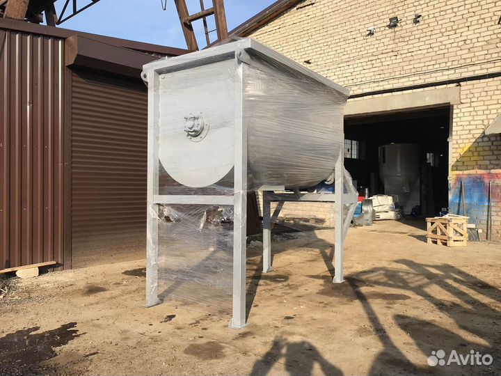 Смеситель кормов горизонтальный в ассортименте