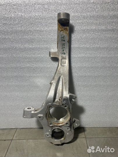 Кулак поворотный передний левый Mercedes-Benz