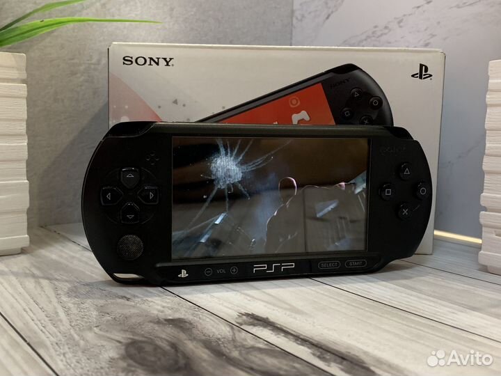 Sony PSP E1008 / Полный комплект / 10000 игр