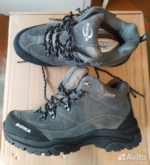 Треккинговые кроссовки bona