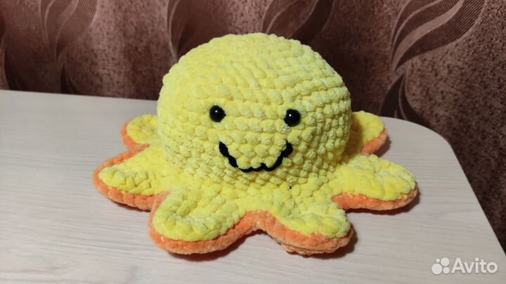 Вязаная игрушка Осьминог перевертыш