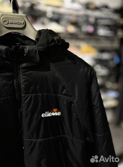Узнайте стиль весны с курткой Ellesse