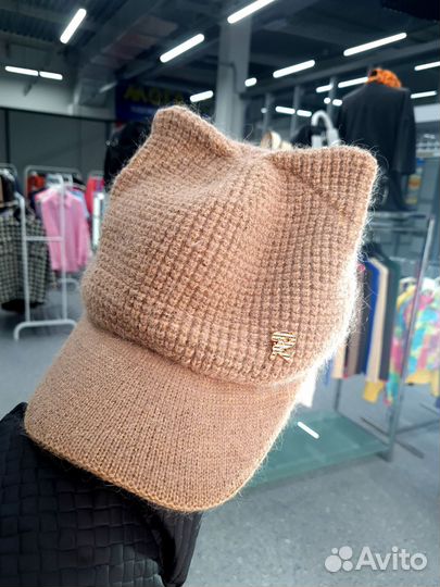 Шапка женская с козырьком и ушками