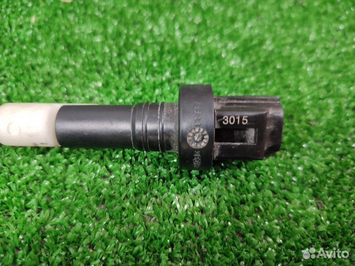 Датчик уровня омывающей жидкости Ford Focus 3