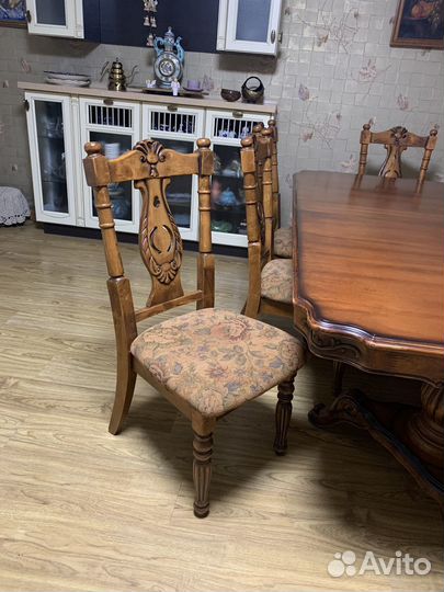 Обеденный стол и 8 стульев яИндонезия