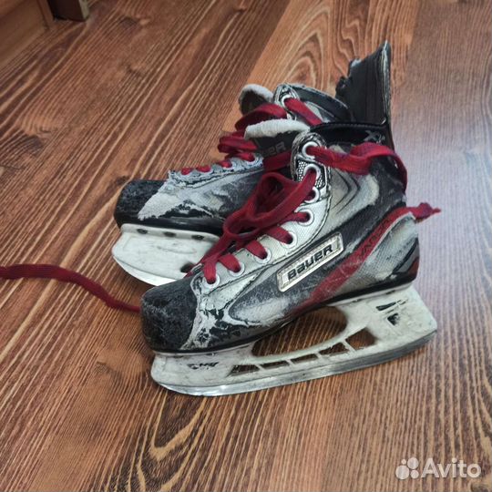 Хоккейные коньки bauer