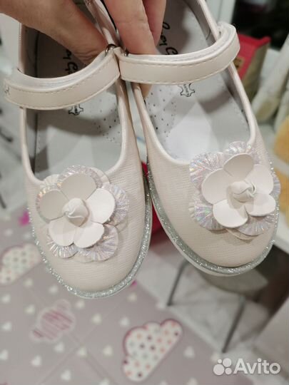 Туфли для девочки новые