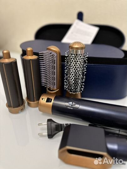 Стайлер dyson синий