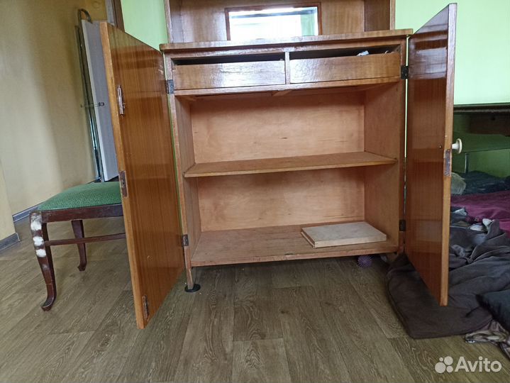 Буфет антиквариат дерево сервант фацетное стекло