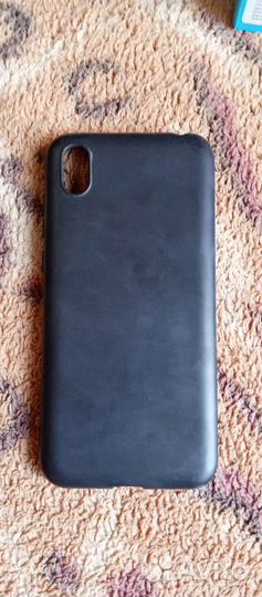 Honor 8s 2/32gb с чëрныйм чехлом