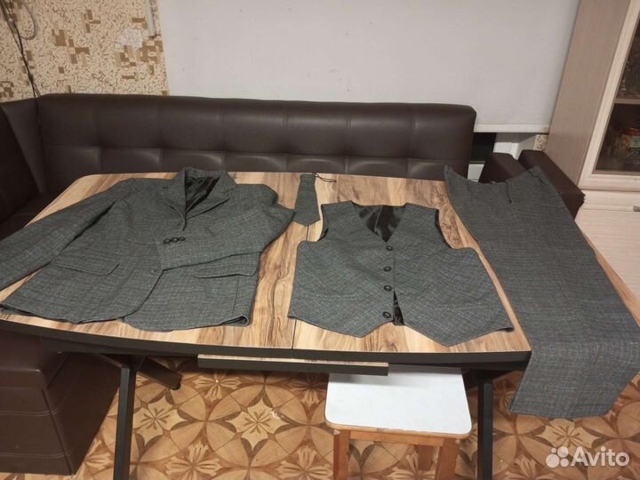 Школьный костюм