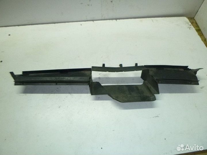 Дефлектор радиатора верхний renault scenic II 2003