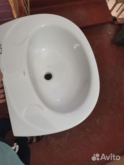 Раковина с тумбой в ванну