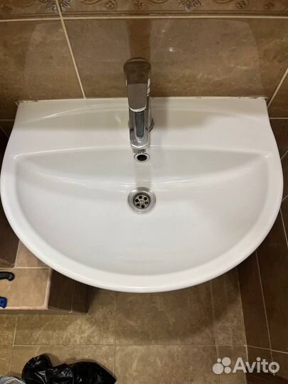 Раковина в ванную тюльпан