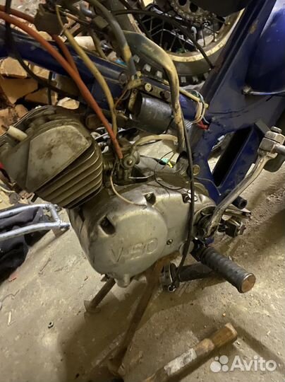 Двигатель v50