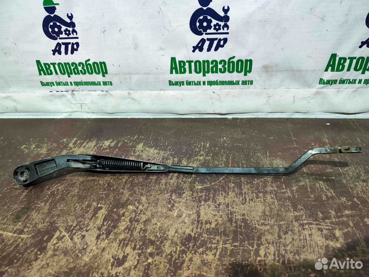 Поводок дворника передний правый ваз (LADA) Priora