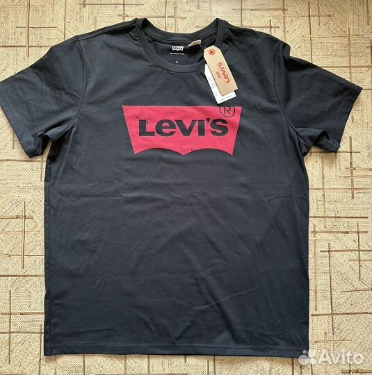 Мужская футболка levis. Новая