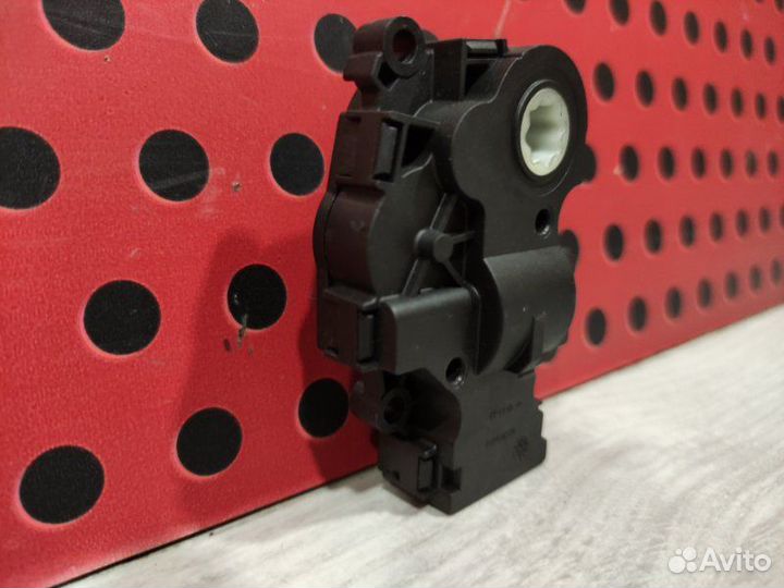 Моторчик заслонки печки Bmw 5 G30 B48B20A 2018