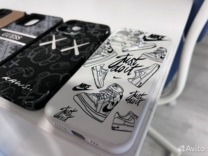 Чехлы на телефон iPhone 13 pro