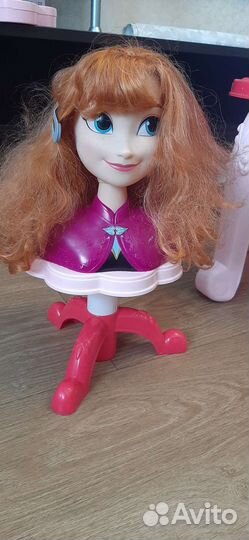 Детский туалетный столик и кукла анна