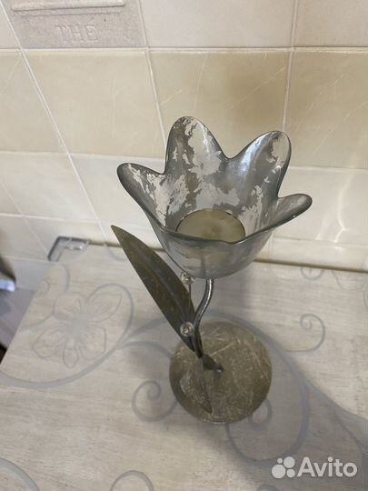 Подсвечник железный цветок