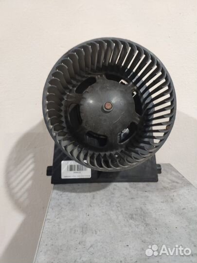 Моторчик печки Skoda Octavia 1 (A4)