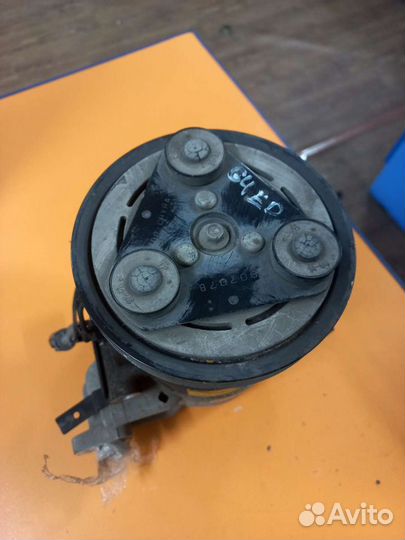 Компрессор кондиционера Hyundai Elantra XD