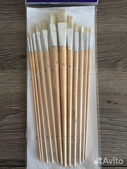 Краски и кисти для рисования