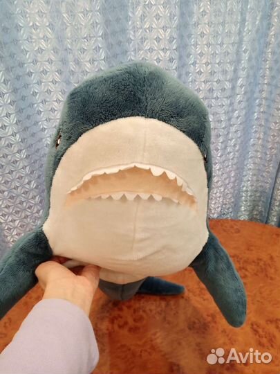 Игрушка подушка акула
