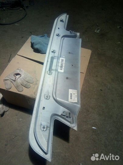 Bmw 7 Series F01 накладка крышки багажника