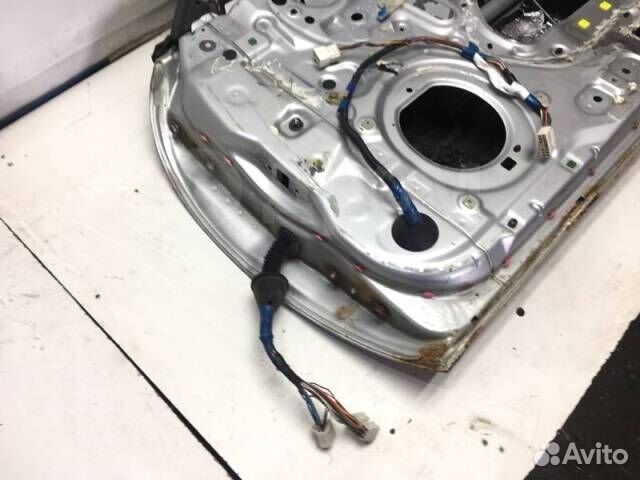 Дверь правая передняя на Carina ED