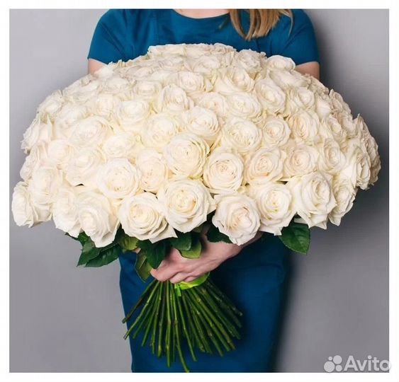Букет из 83 белых роз с доставкой Новосибирск