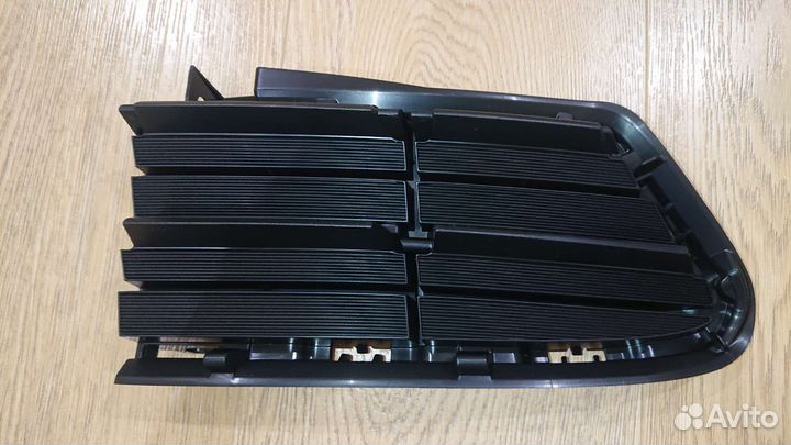 Решётка бампера нижняя левая Toyota Rav4 12