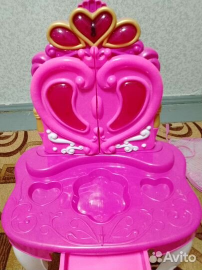 Детский туалетный столик, трюмо