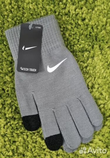 Перчатки Nike