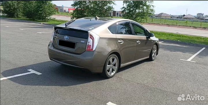 Аренда авто под такси toyota prius