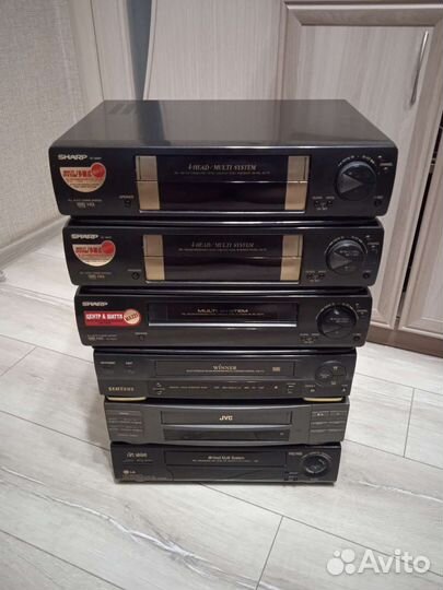 Видеомагнитофоны 12 штук. (Б/у.)