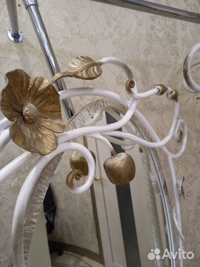 Вешалка кованая, белая с патиной