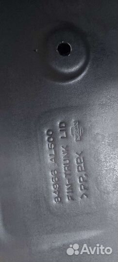 Обшивка крышки багажника Nissan Skyline v35