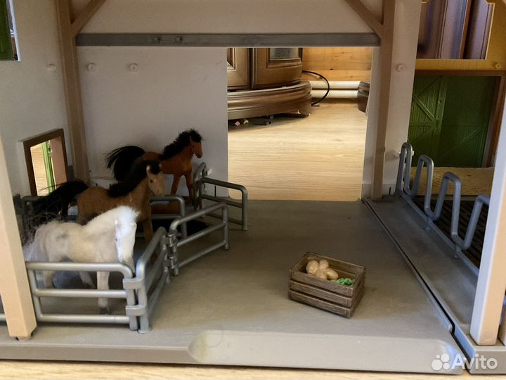 Конюшня schleich