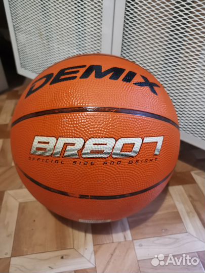 Баскетбольный мяч