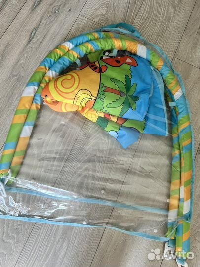 Развивающийся коврик для детей