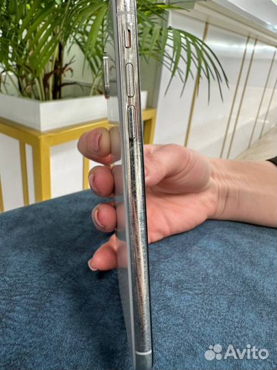 iPhone X, 64 ГБ