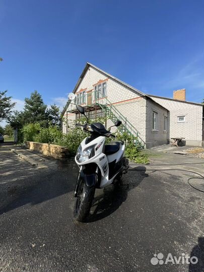 Скутер SYM Jet4 125