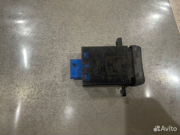 Кнопка обогрева сидений Honda Cr-V