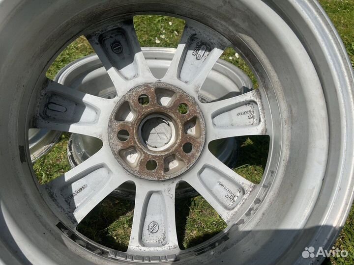 Диски R18 на Митсубиси