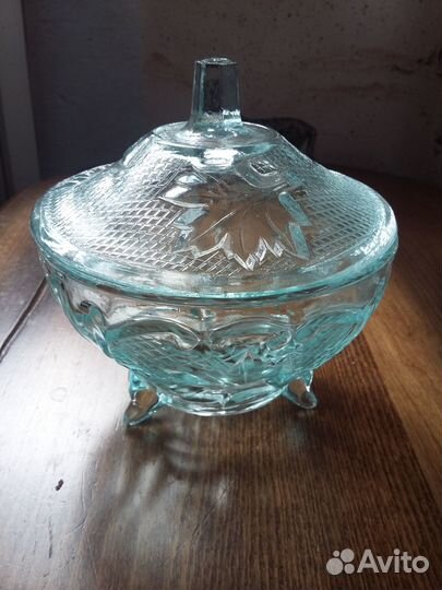 Старинные вазы, рюмки, бокалы. Стекло из СССР