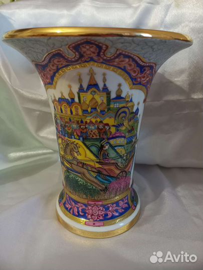 Фарфоровые вазы парные лфз Воробьевский