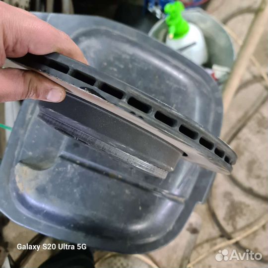 Диск тормозной зад BMW 5 (E60/E61), 2003