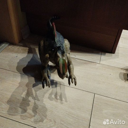 Игрушка динозавр